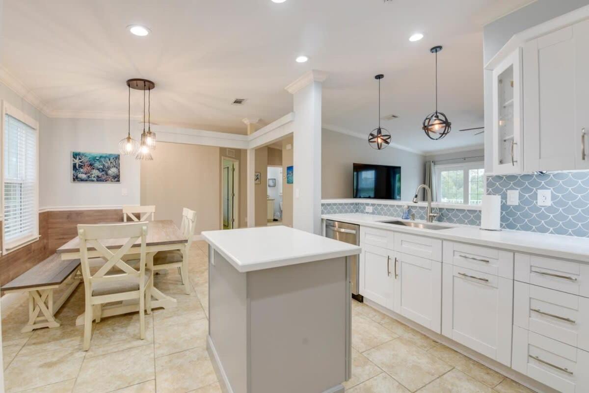 Loggerhead Lagoon - Modern Waterfront Home Pirates Cove 외부 사진